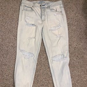 American Eagle Tomgirl Lightwash